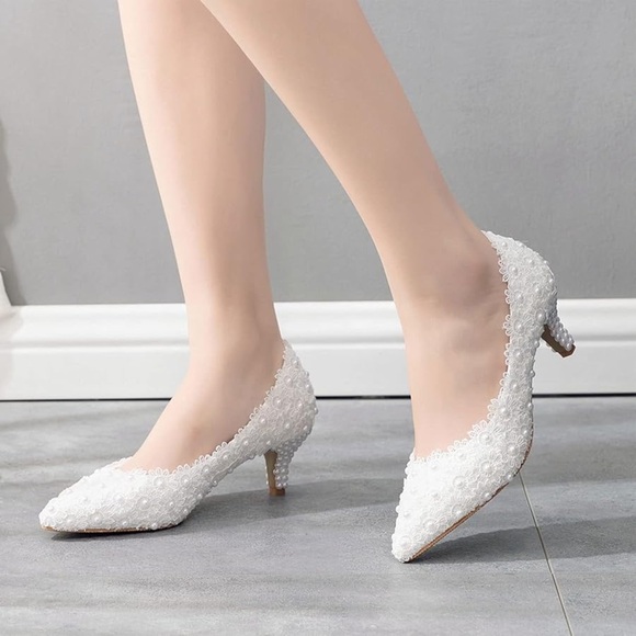 Crystal Queen Bridal White Lace Pearl Kitten Heels Wedding Pumps Size 40 8.5 US - Picture 8 of 15